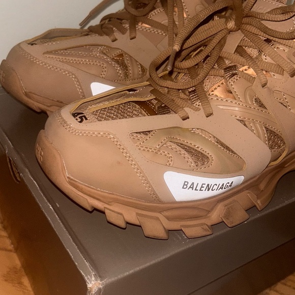 Balenciaga Track Size 45EU/12US
Beige Slightly Worn W dustbag - Picture 4 of 9